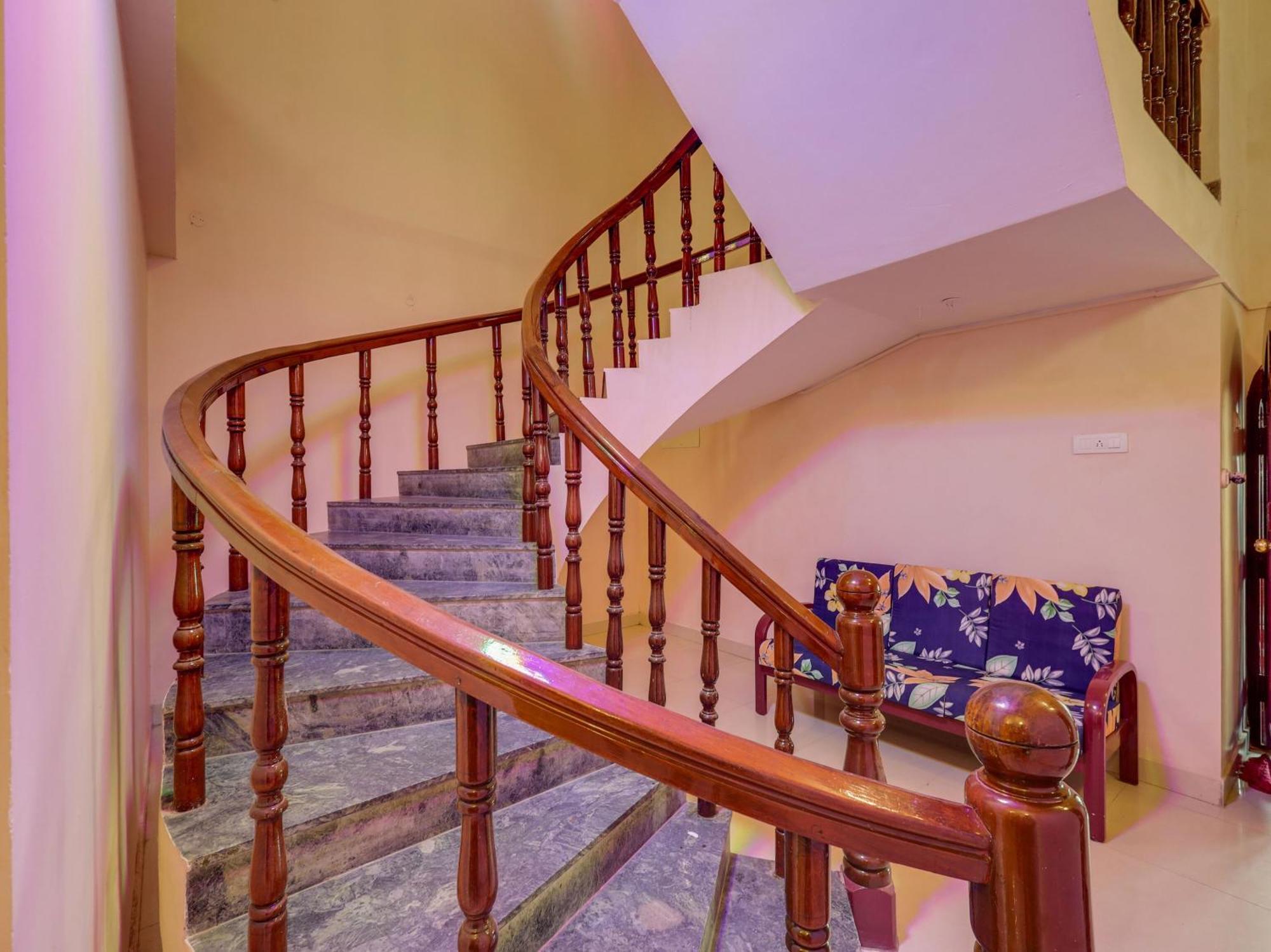 Super Hotel O Vsv Guest House Maduravoyal Ченай Екстериор снимка